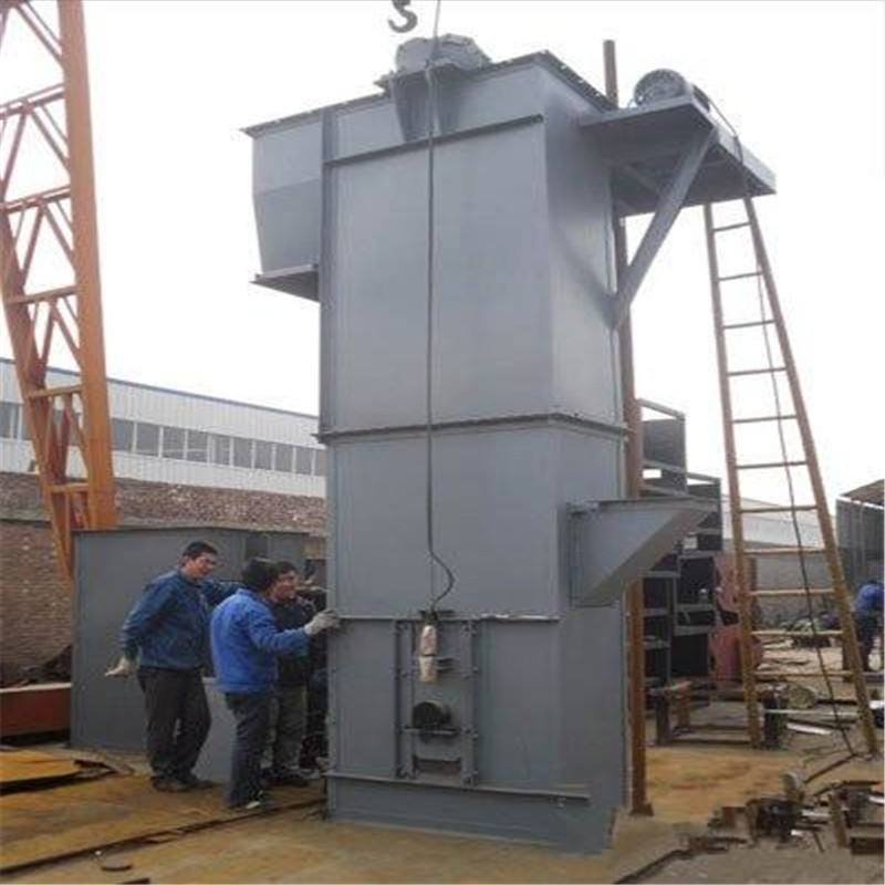 斗式提升機廠家現(xiàn)場安裝圖片 斗式提升機廠家現(xiàn)場安裝圖片