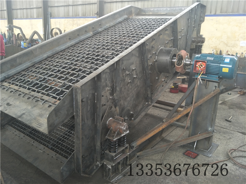 石料振動(dòng)篩分機(jī)喂料不勻稱會(huì)造成哪些原因？