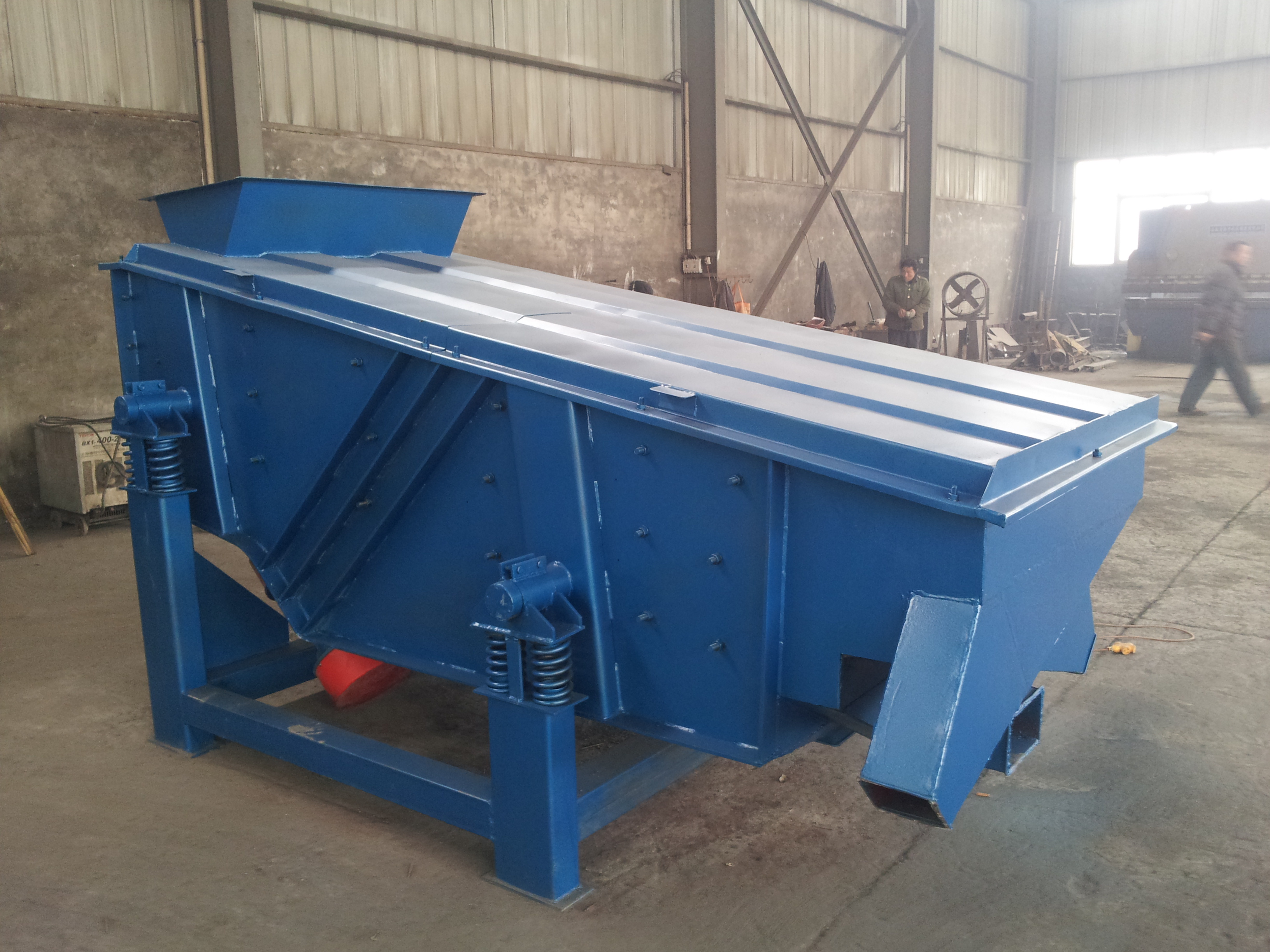 全封閉礦用振動篩的結(jié)構(gòu)特點(diǎn)